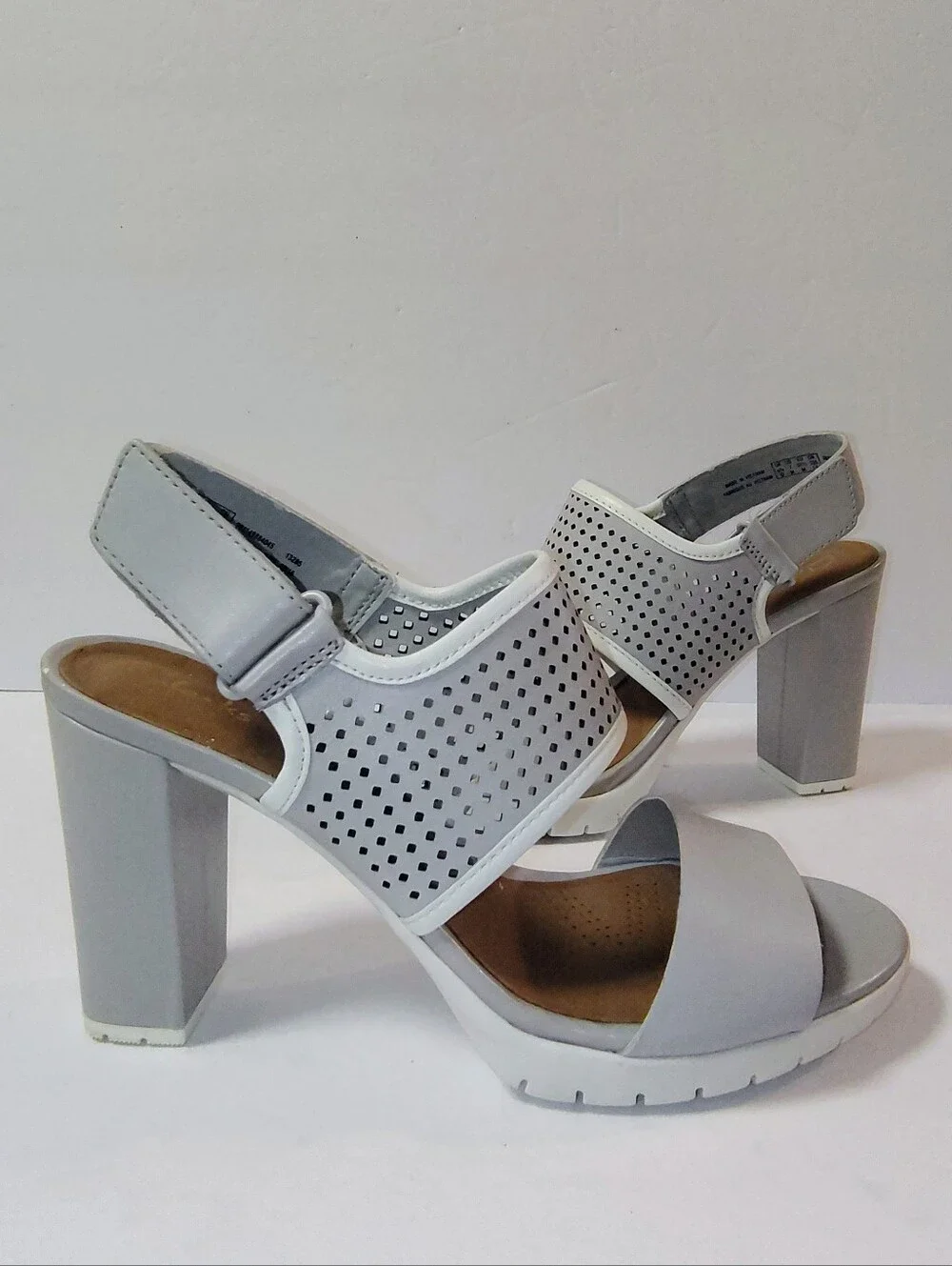 CLARKS Pastina Malory Light Gray Leather Block High Heel Slingback Sandals 7